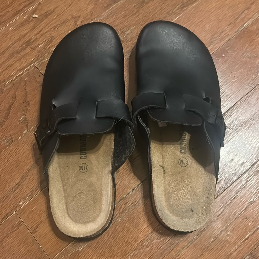 Cushionaire Black Clogs Size 11 - Women’s